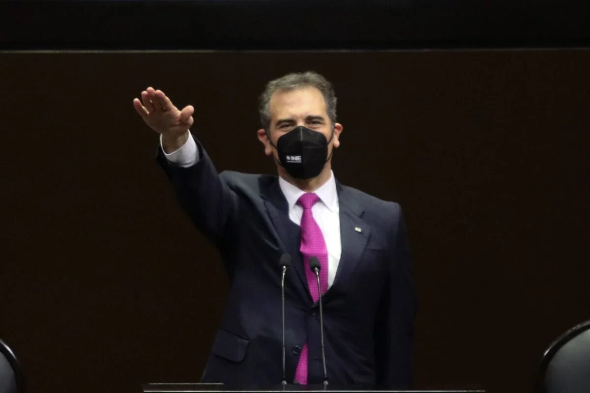 Lorenzo Córdova comparece en la Cámara de Diputados